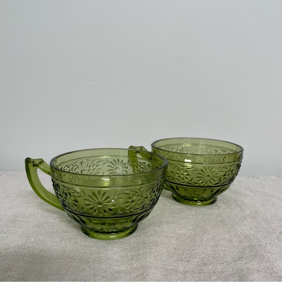 Indiana Glass Daisy Green Teacups Set of Two - Picture 1 of 3